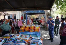 Lanud Hang Nadim Gelar Karya Bakti Bansos Pantai