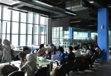 Workspace Modern Polibatam Dukung Pembelajaran Kolaboratif Mahasiswa Aktif