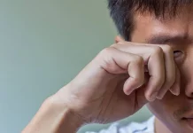 Kebiasaan Mengucek Mata Tingkatkan Risiko Infeksi