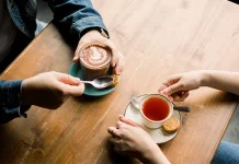 Dampak Minum Teh dan Kopi sebelum Tidur