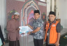 Rumah Zakat dan LAZIS PLN Salurkan Insentif untuk 40 Guru Ngaji, Imam, dan Marbot