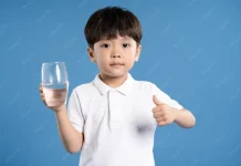 Air Putih Penting untuk Kesehatan Balita