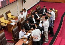 Paripurna DPRD Batam Setujui Pembahasan Ranperda Persampahan