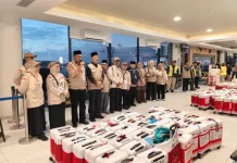 Lepas Kloter 20 BTH, Kakanwil Kemenag Kepri Ingatkan Jemaah Fokus Ibadah