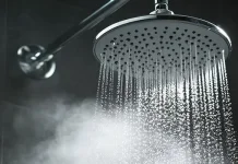 Pilih Mandi Air Dingin atau Hangat? Simak Manfaatnya