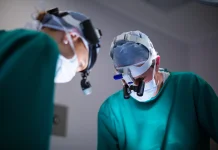 Dokter Singapura Berhasil Angkat Tumor Otak Lewat Mata
