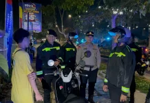 Polisi Bubarkan Remaja Nongkrong Larut Malam