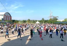 Ratusan Warga Binongko Ikuti Jalan Santai dan Senam Sehat di SP PLaza Batu Aji