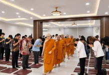 Semangat Persaudaraan Warnai Perayaan Waisak 2570 BE di Vihara Widya Dharma Batam