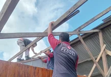 Artha Graha Peduli Perbaiki Rumah Warga Terdampak Angin Puting Beliung di Galang