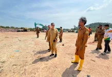 Bupati Karimun Tinjau Pengelolaan Sampah di TPA Sememal