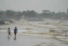 [Hoaks] Tsunami Setinggi 10 Meter Terjang Gunungkidul