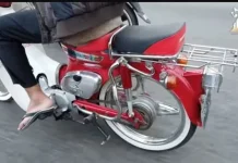 [Hoaks] Pakai Sandal Jepit saat Berkendara Akan Kena Tilang
