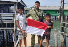 TNI AL dan Warga Pulau Amat Belanda Semarakkan HUT ke-81 RI