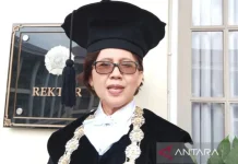 [Hoaks] Ova Emilia Mundur dari Kursi Rektor UGM