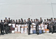 KRI Bung Hatta-370 Bawa Bantuan Kemanusiaan untuk Korban Gempa NTT