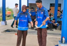 Siswa Saka Dirgantara Lanud Hang Nadim Belajar Bikin Chuk Glider