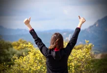 Cara Tetap Berpikir Positif Saat Kondisi Sedang Tidak Bersahabat