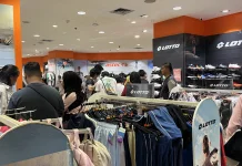 Hari Terakhir Promo Diskon Sports Station, Warga Rela Antre Panjang