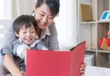 Membaca Buku Bantu Anak Cepat Berbicara