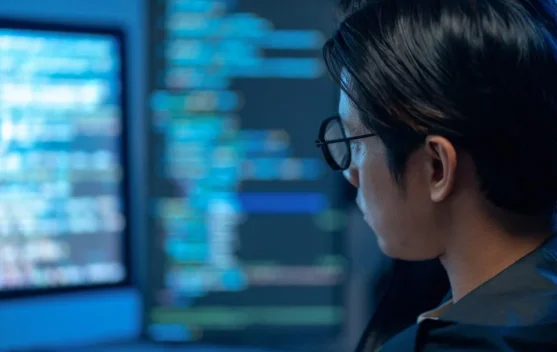 Ahli Siber Peringatkan Risiko Implementasi AI Terlalu Cepat di Industri Teknolog