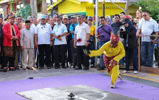 Gubernur Ansar Minta Permainan Rakyat Dijadikan Daya Tarik Wisata Budaya