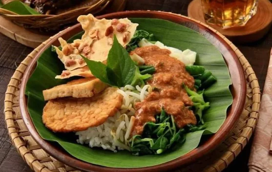 Kuliner Nusantara, Pecel Madiun yang Selalu Bikin Rindu