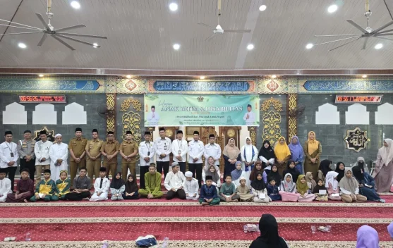40 Anak Yatim dan Penyandang Disabilitas di Karimun Terima Santunan