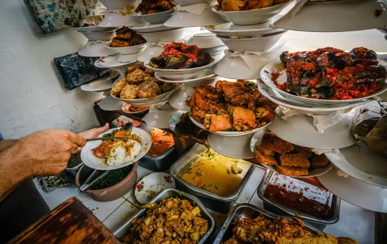 Nasi Padang, Warisan Rasa dari Minangkabau