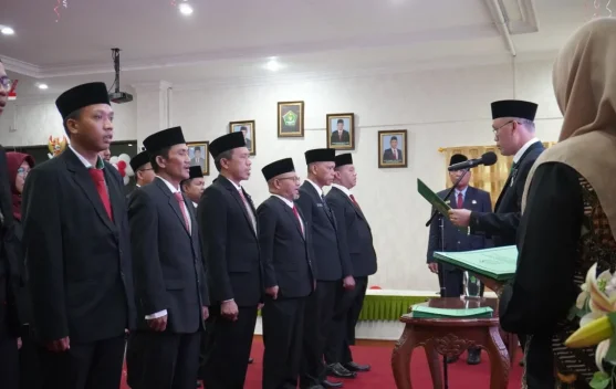Kakanwil Kemenag Kepri Lantik 16 Kepala KUA