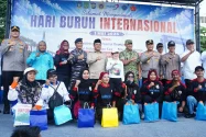 Kodaeral IV Dampingi Walikota Batam Peringati Hari Buruh