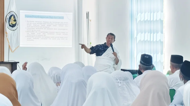 Kakanwil Kemenhaj Sultra Beri Penguatan Manasik Haji Baubau