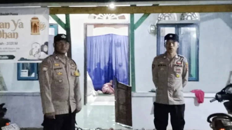 Polsek Ambuau Indah Lakukan Pemgamanan Masjid saat Salat Tarawih
