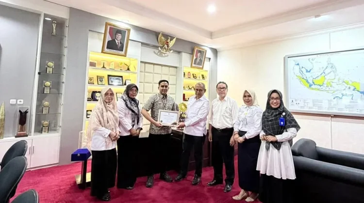 Komitmen Jamin Kesehatan Warga Baubau Raih Penghargaan UHC