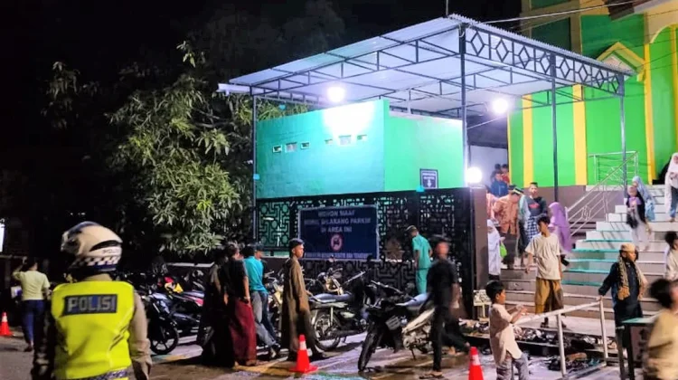 Sat Lantas Polres Buton Amankan Arus Lalulintas saat Tarawih