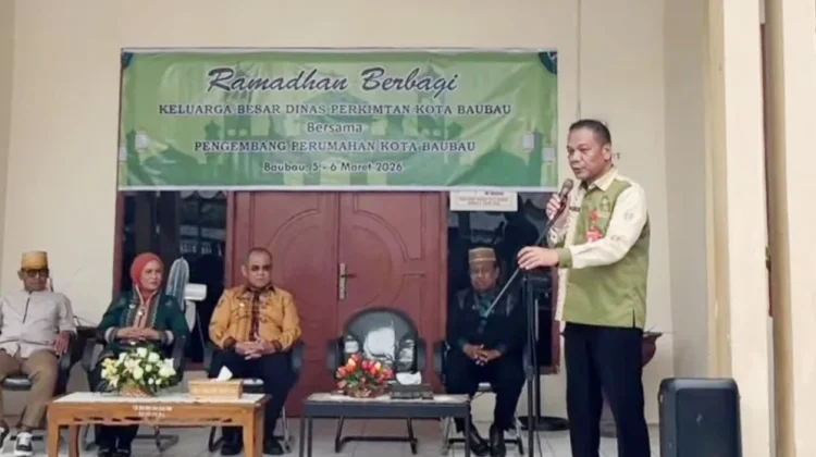 Disperkimtan dan Pengembang Perumahan Baubau Bagikan Ribuan Karung Beras