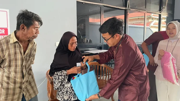 BRI Baubau Kembali Membagikan Paket Sembako dan Buka Puasa Bersama