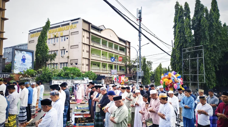 Perbedaan Lebaran Justru Menyatukan, Id Muhammadiyah Dipadati Ribuan Jemaah