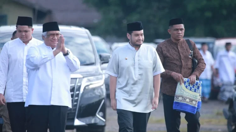 Bupati Buton Salat Id di Banabungi, Ajak Warga Perkuat Silaturahmi