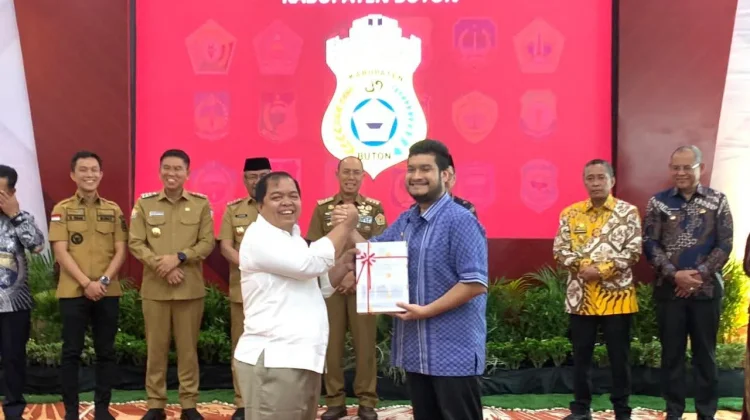 Bupati Buton Tegaskan Transparansi pada Penyerahan LKPD se-Sultra