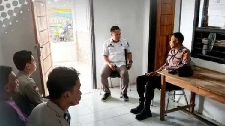 Satbinmas Polres Butur Sambangi Kelurahan Lipu Jaga Kamtibmas