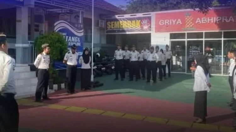 Nasirudin Titip Pesan Integritas kepada Pegawai Bapas Baubau