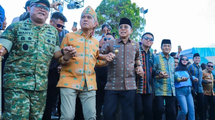 Pawai Budaya dan Lulo Massal HUT ke-62 Sultra Perkuat Kebersamaan