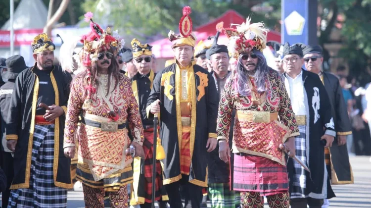 Karnaval Budaya HUT Sultra, Buton Tampilkan Sejarah Sultan