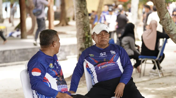 Bupati Adios Dukung Gerakan Hemat Energi di Gowes HUT Sultra