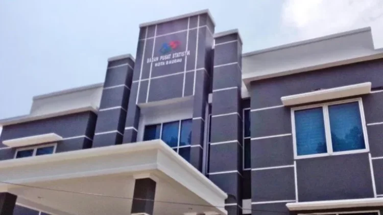 Penumpang Udara Baubau Turun, Tahunan Naik