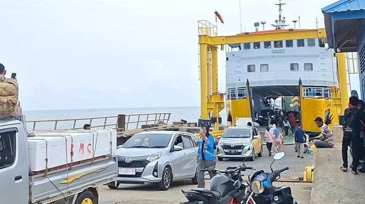 ASDP Baubau: Arus Penumpang Iduladha Masih Tergolong Normal