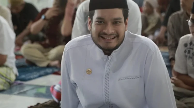 Bupati Buton Tunaikan Salat Idul Adha di Masjid Nurul Yaqin Pasarwajo