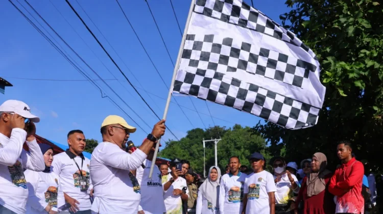 Bupati Bombana Buka Jalan Santai dan Cek Kesehatan