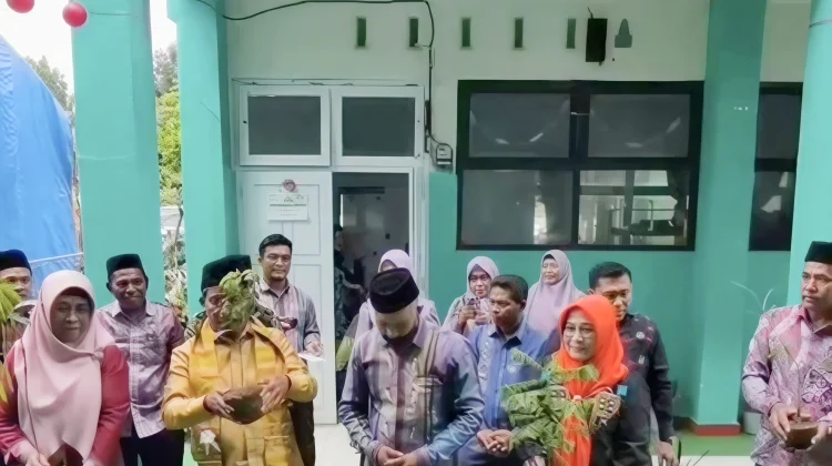 Kakanwil Kemenag Sultra Luncurkan Ekoteologi di MIN 1 Kendari